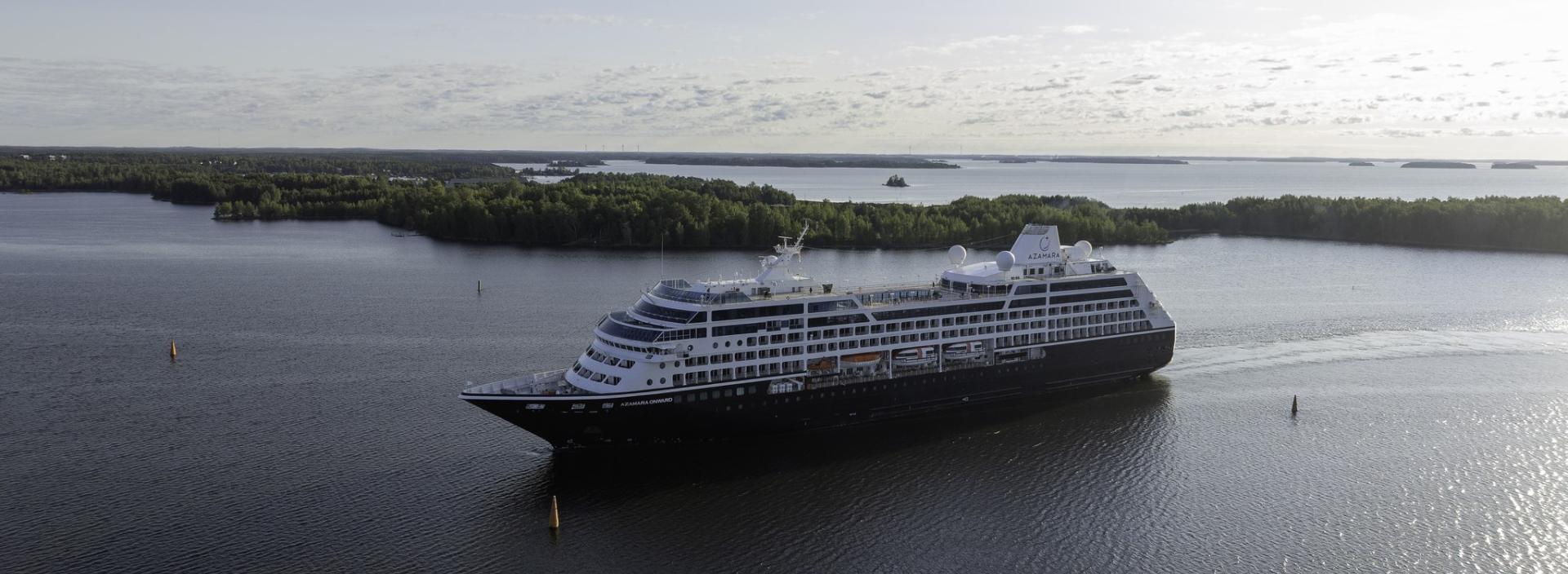 Azamara Onward arrives in Kantasatama