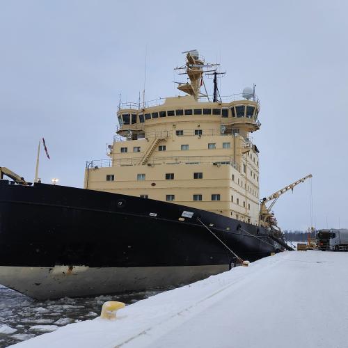 Jäänmurtaja Sisu Kantasatamassa 10022026